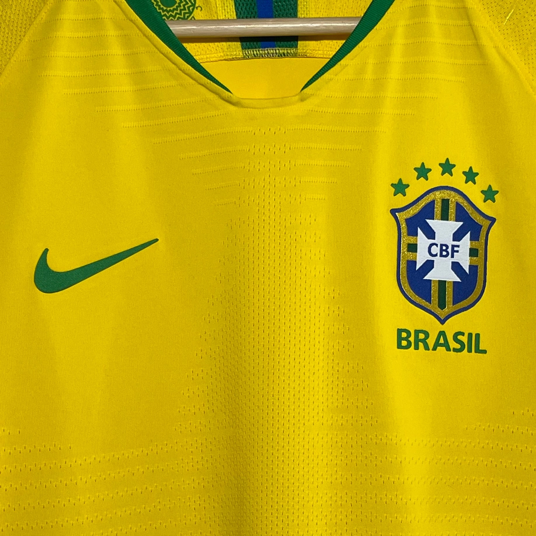 Brazil 2018/19 Pro Cut Home Soccer Jersey M