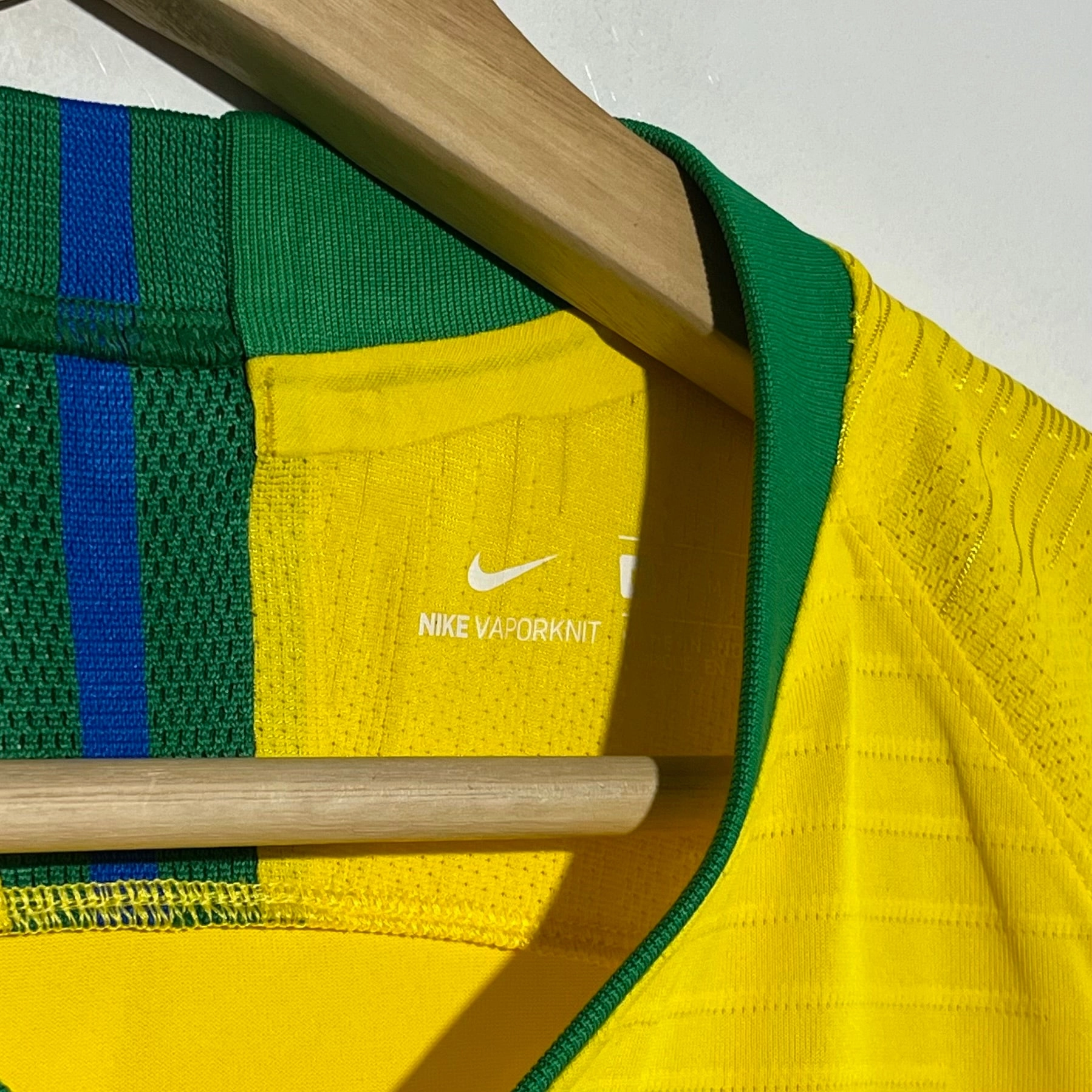 Brazil 2018/19 Pro Cut Home Soccer Jersey M