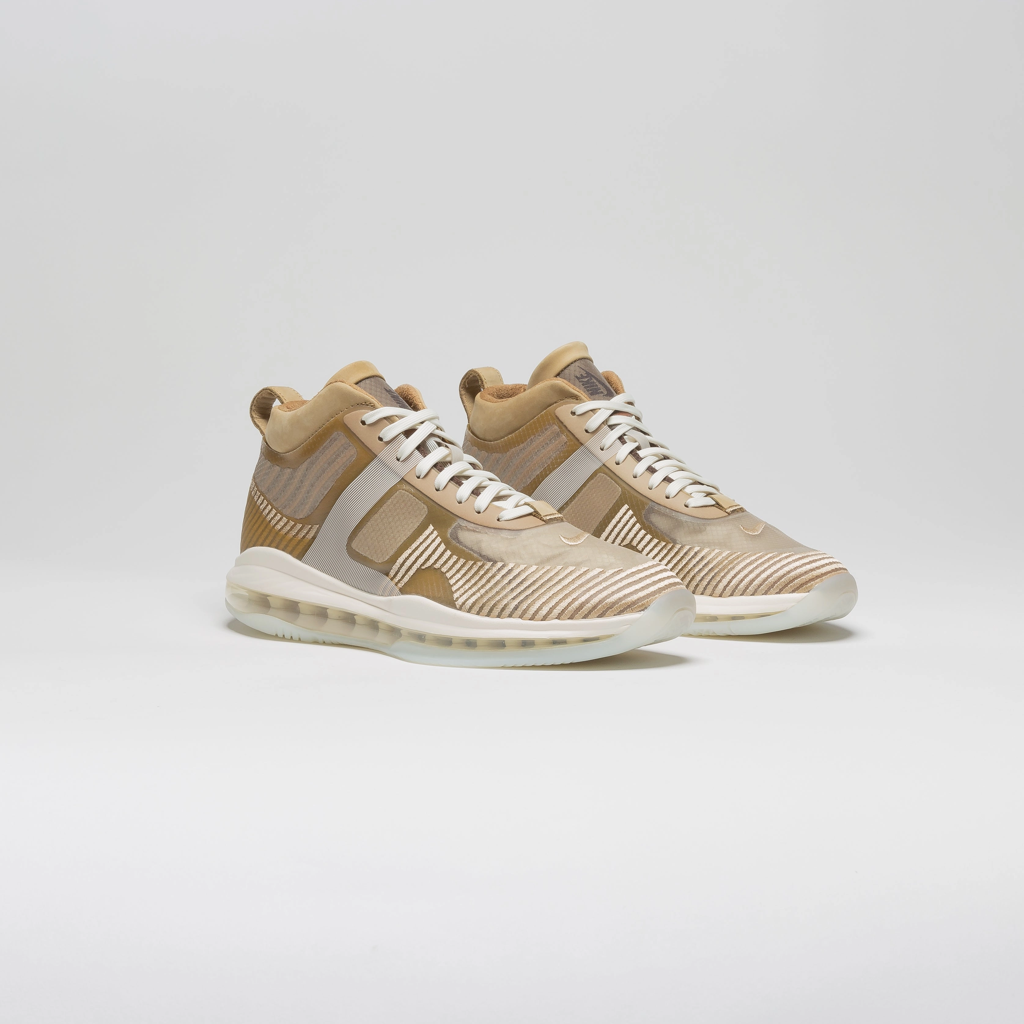 John Elliott X Nike Lebron Icon Mens Basketball Shoe - Parachute Beige/Desert Ore-Sail-Phantom
