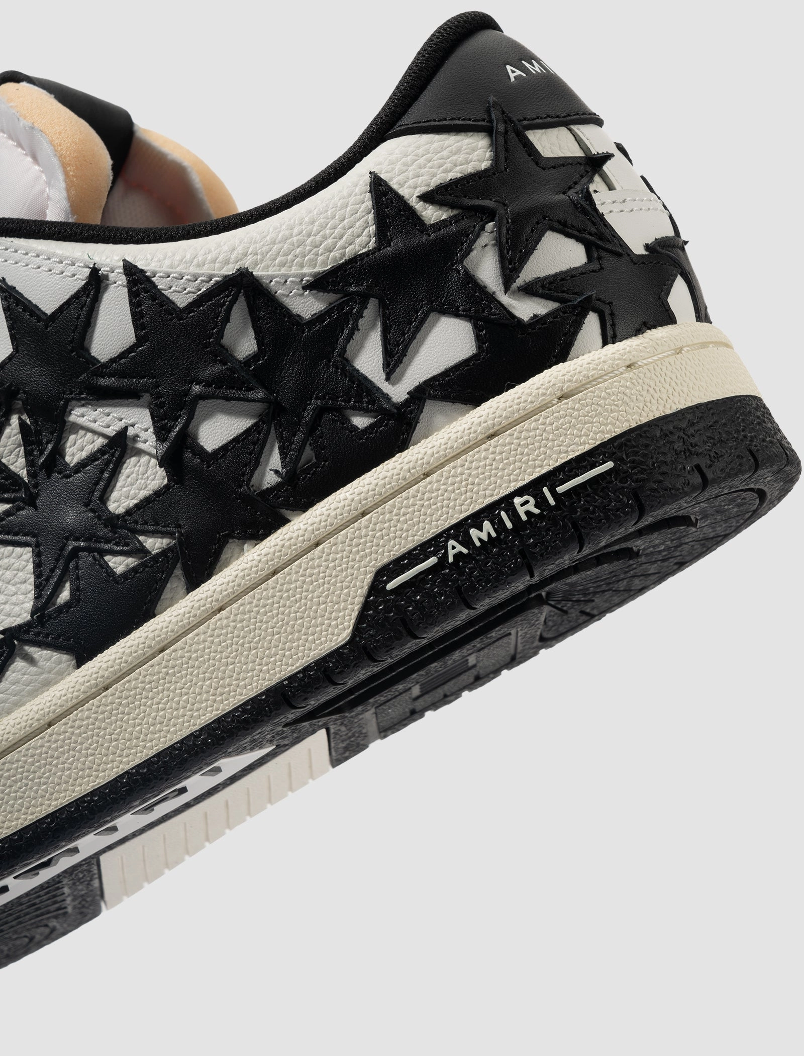 STARS COURT LOW TOP BLACK