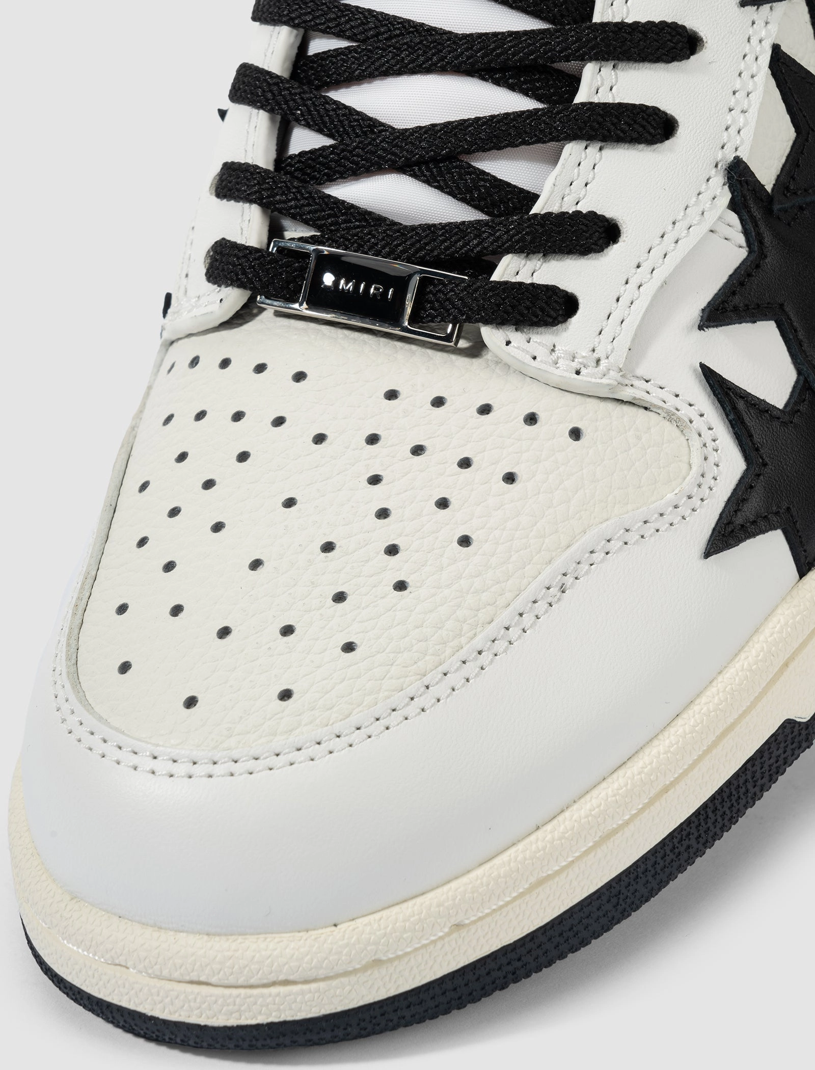 STARS COURT LOW TOP BLACK